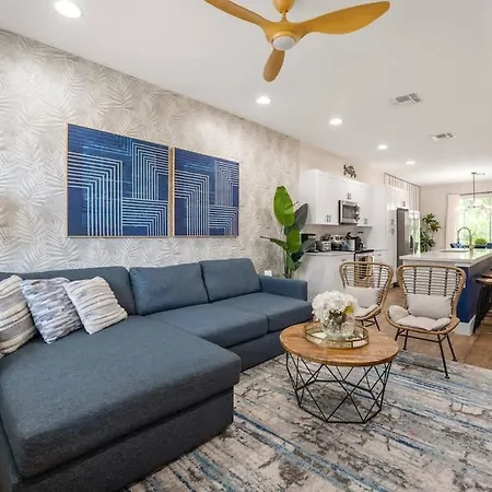 New Listing - Modern Decoration 4 Bedroom Townhouse